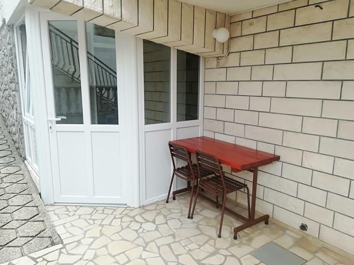 סנג' Apartment And Rooms Markovic מראה חיצוני תמונה